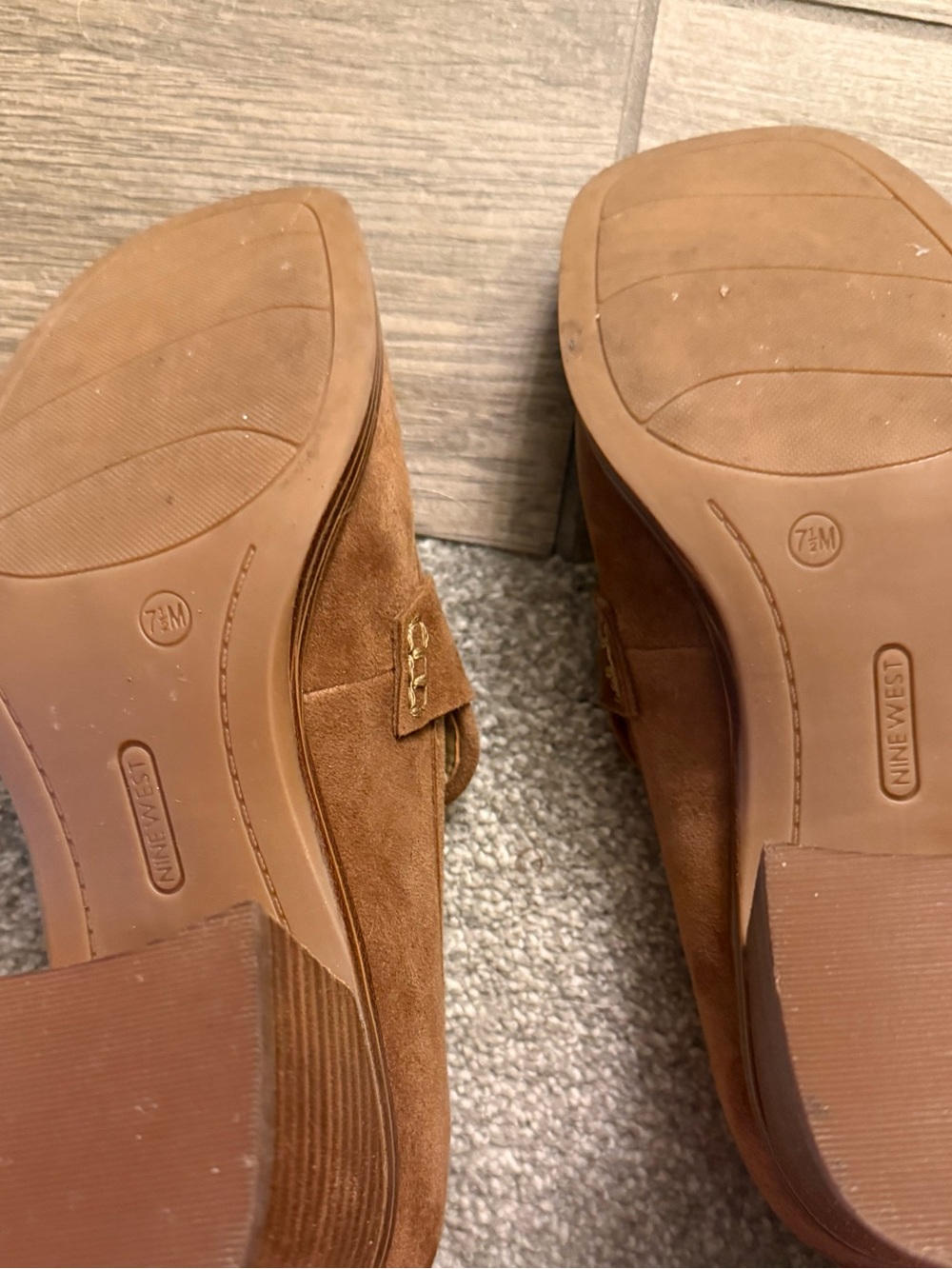 Pristine Nine West Chesnut/Lt Br Suede Penny Loafers, 7.5. 2 inch heel. COMFY! - Picture 5 of 5